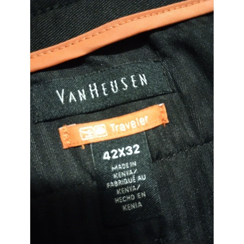 Van Heusen Traveler Dress Pants Mens 42x32 Straight Fit Premium Non Iron New
